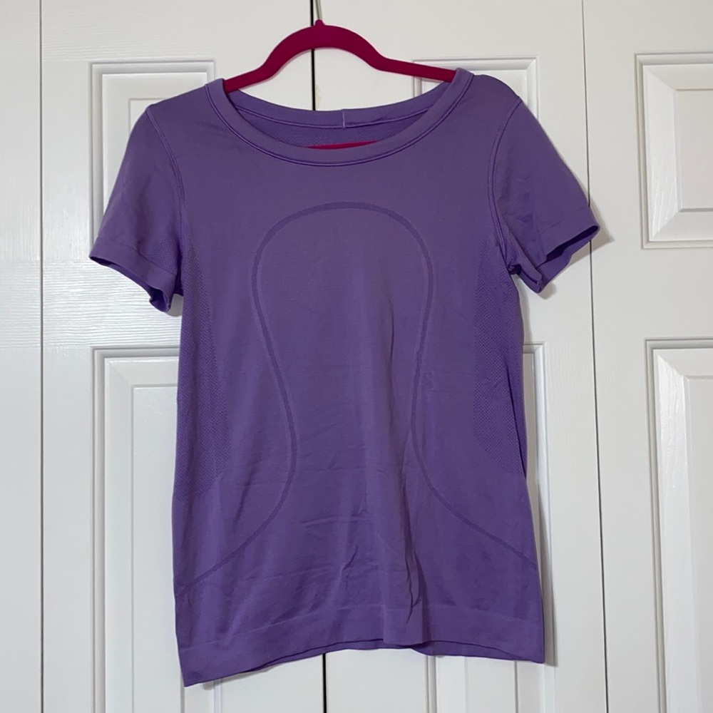 Lululemon tee EUC 6